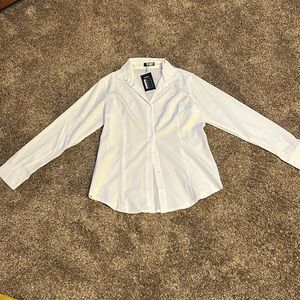 !WITH TAGS! Women’s Medium White Blouse Button